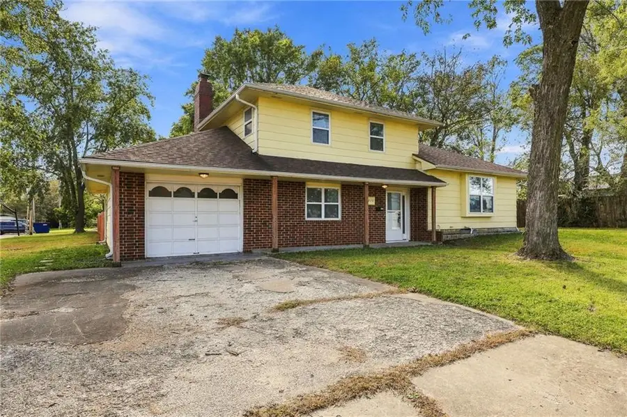 311 E Washington Street, Gardner, KS 66030 - #2