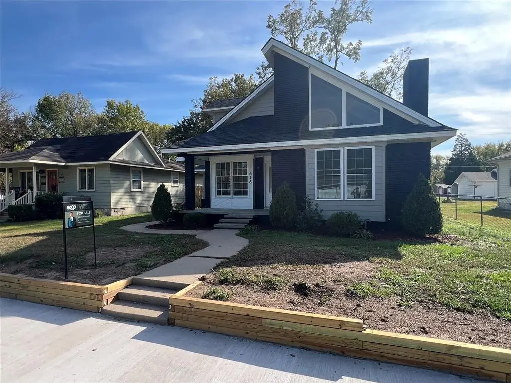 616 E 22nd Street, Pittsburg, KS 66762 - #1