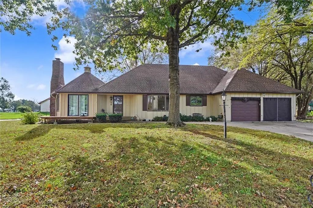 17 Lakeridge Road, Garnett, KS 66032 - #1