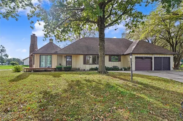 17 Lakeridge Road, Garnett, KS 66032