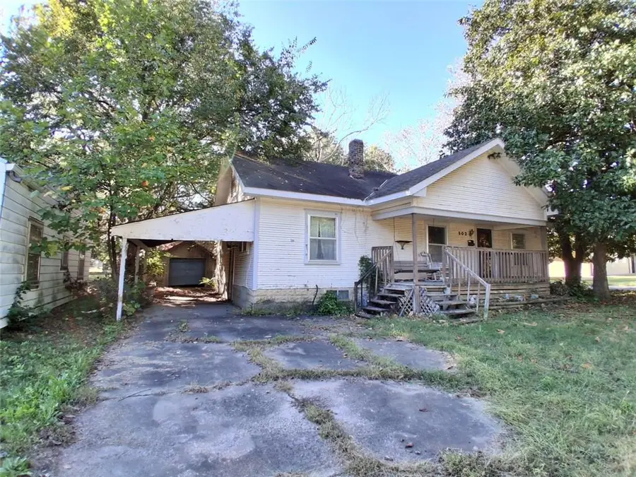 502 E 21st Street, Pittsburg, KS 66762 - #2