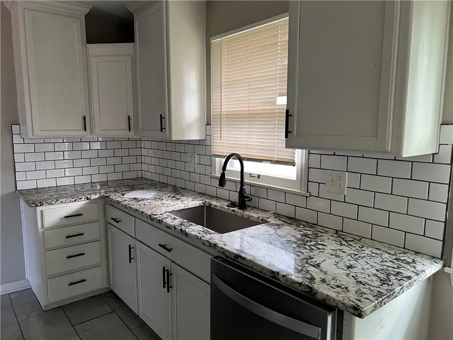 502 NW Central Street, Lees Summit, MO 64063 - #3
