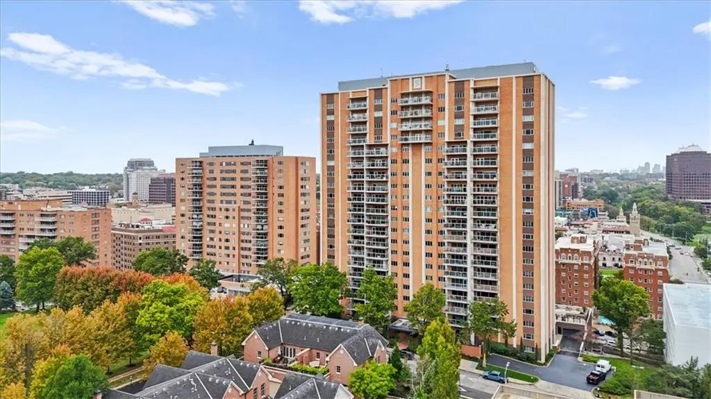 121 W 48th Street #1504, Kansas City, MO 64112 - #1