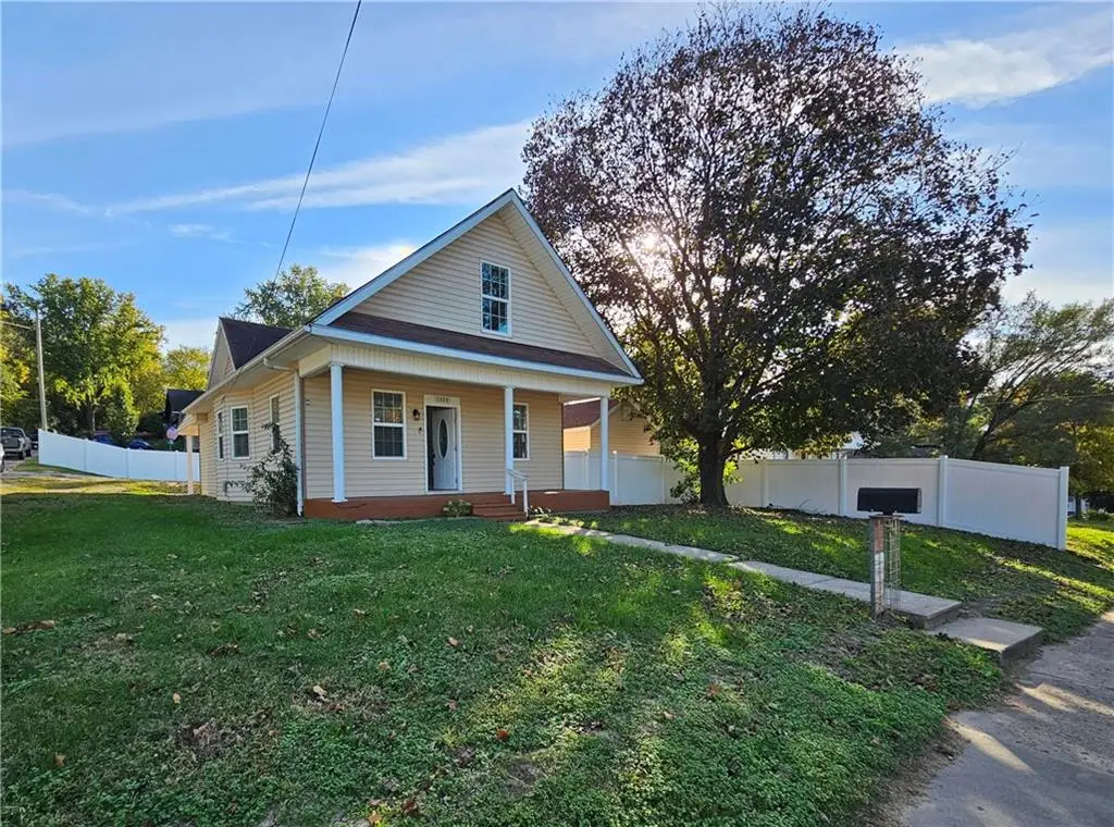 1324 Hickory Street, Saint Joseph, MO 64503 - #1