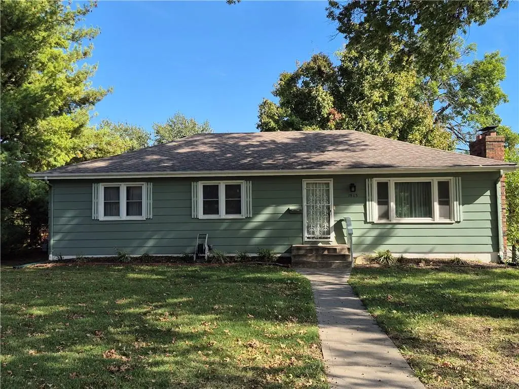 1913 Grand Avenue, Leavenworth, KS 66048 - #1