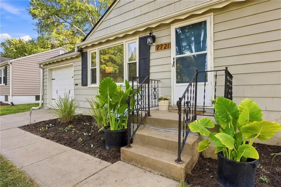 7721 W 65th Terrace, Overland Park, KS 66202 - #2