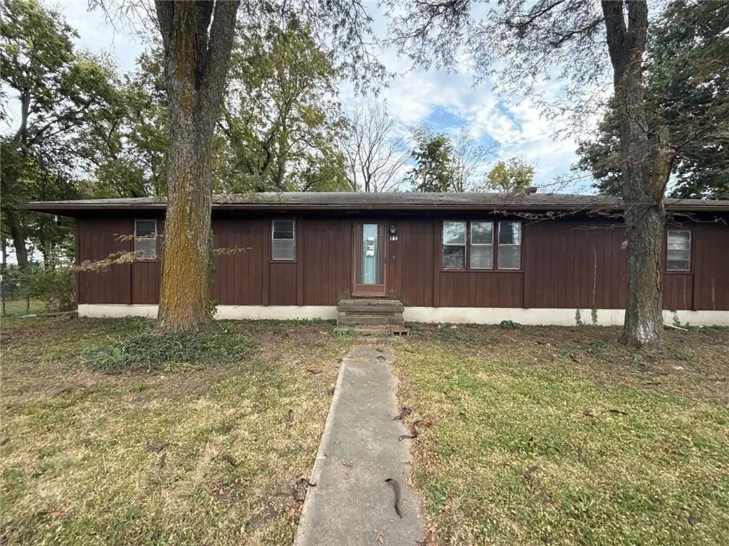 106 S Depot Street E, Centerview, MO 64019 - #1