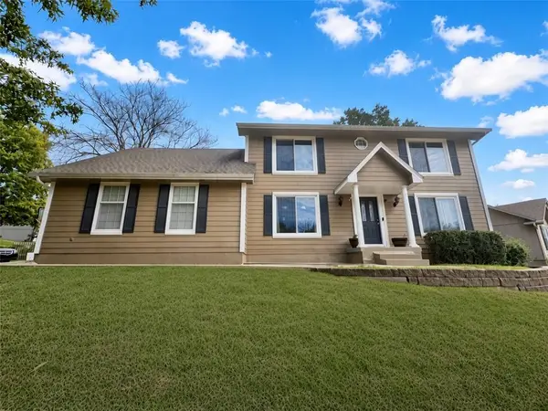 3690 SW Kimstin Circle, Blue Springs, MO 64015