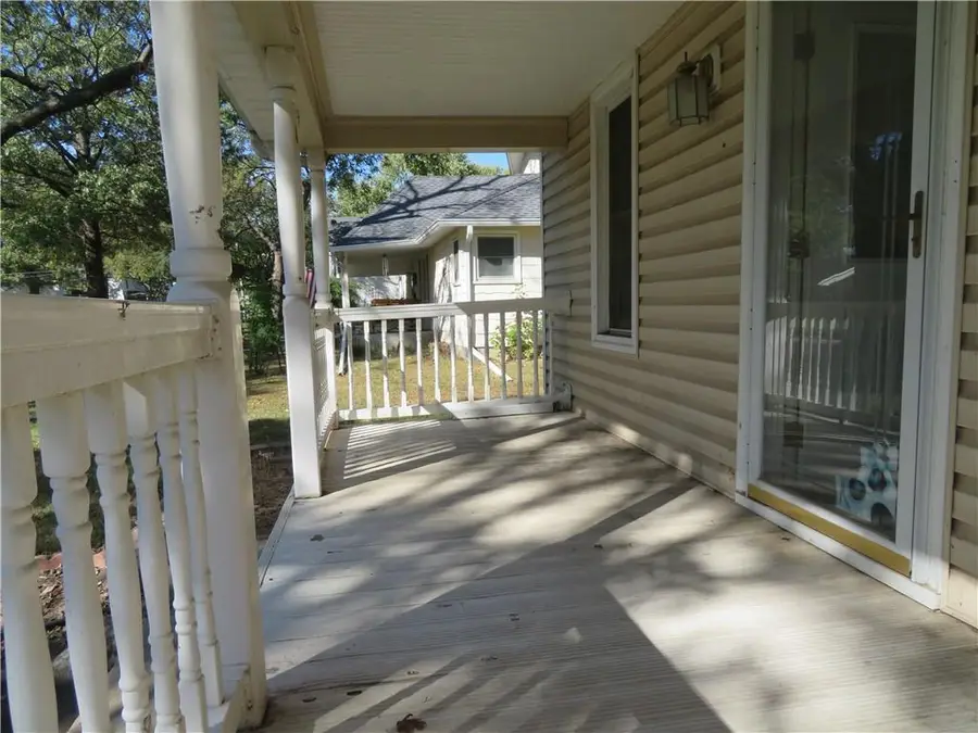 8 E Osage Street, Paola, KS 66071 - #3