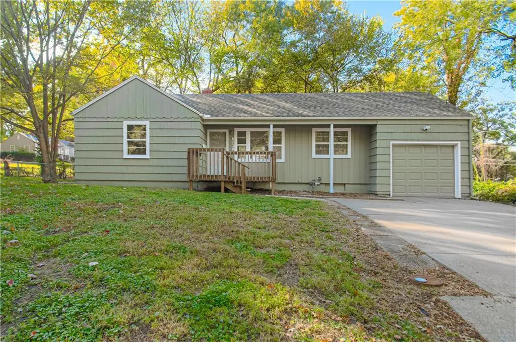 6730 Hawthorne Avenue, Raytown, MO 64133 - #1