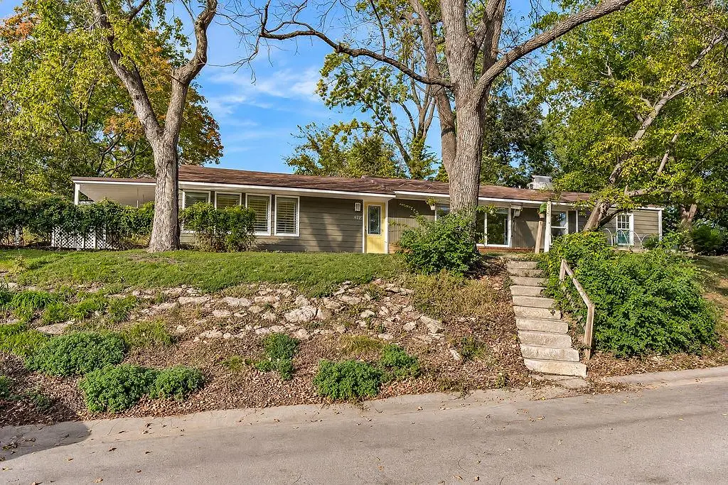 622 Walnut Street, Liberty, MO 64068 - #1