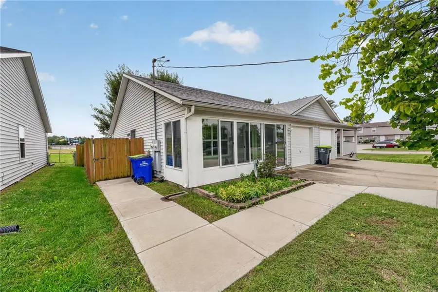 123 E Madison Street, Gardner, KS 66030 - #2