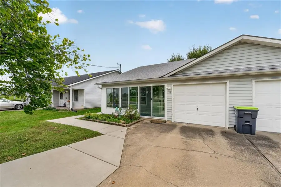 123 E Madison Street, Gardner, KS 66030 - #3