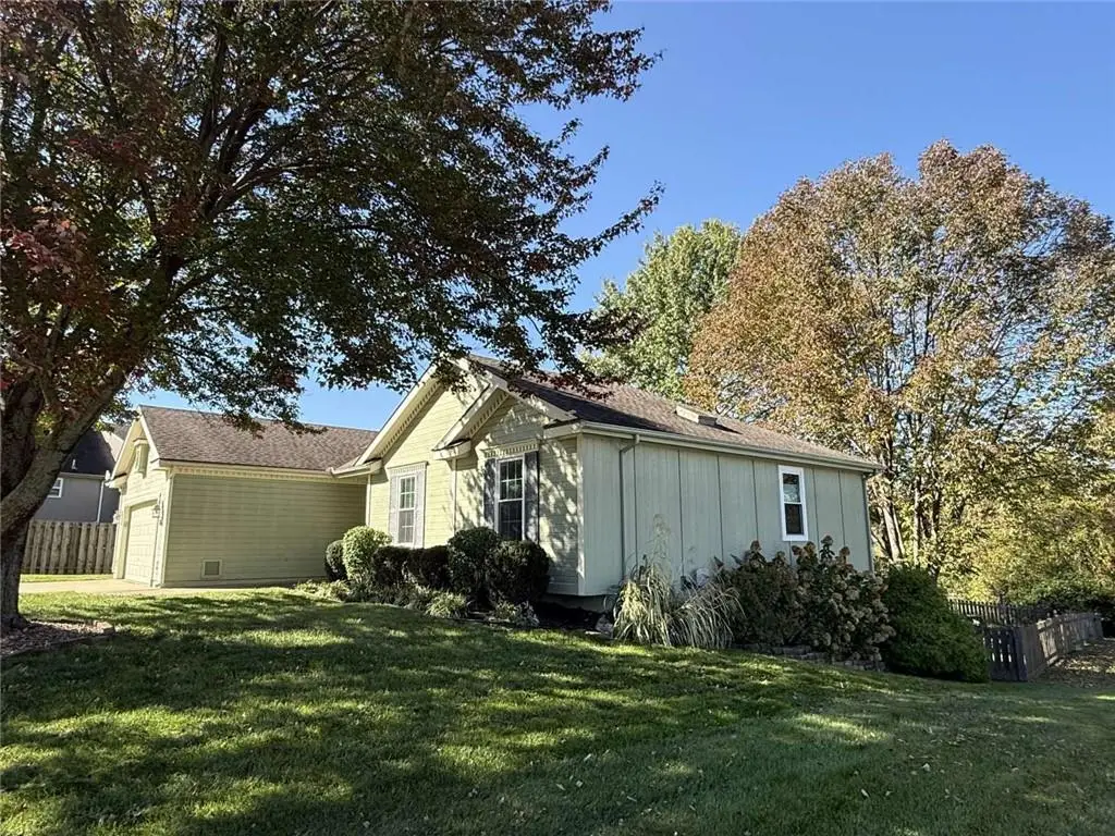 5516 NE Sunshine Drive, Lees Summit, MO 64064 - #1