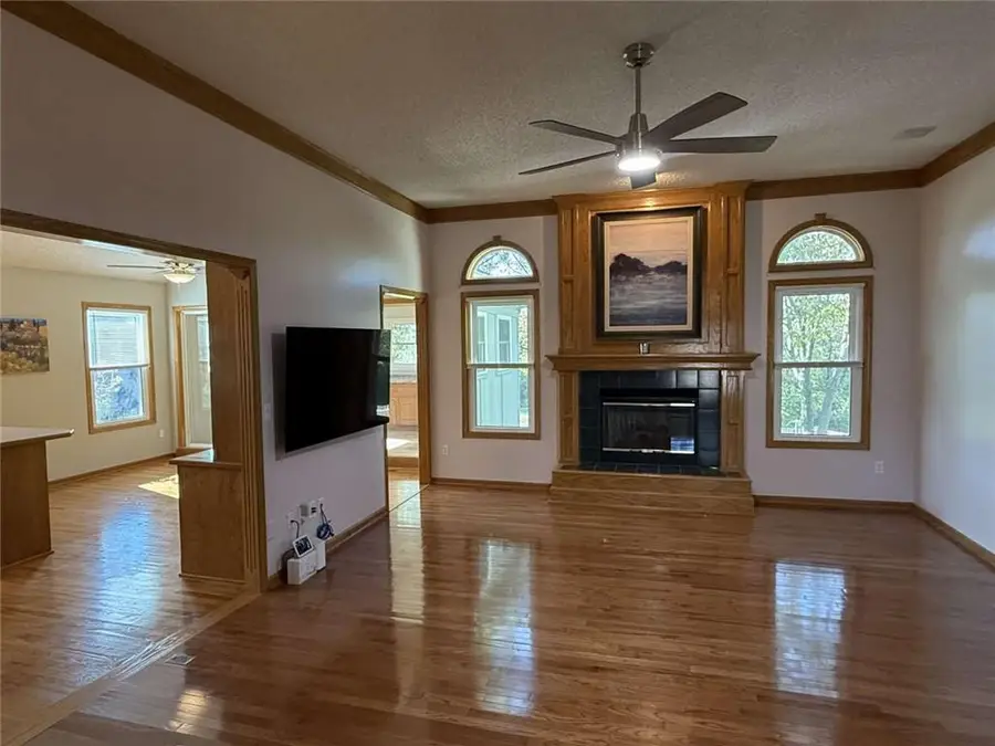 5516 NE Sunshine Drive, Lees Summit, MO 64064 - #3
