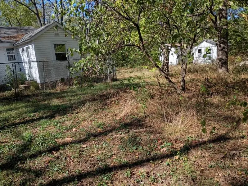 1002 W Ellis Street, Salem, MO 65560 - #3
