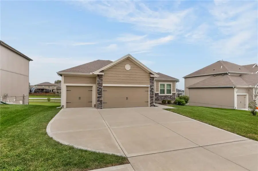 11027 N Crystal Avenue, Kansas City, MO 64156 - #3