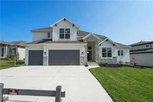 14526 Pin Oak Court, Parkville, MO 64152