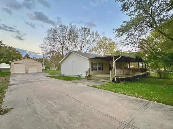408 S Washington Street, Spring Hill, KS 66083