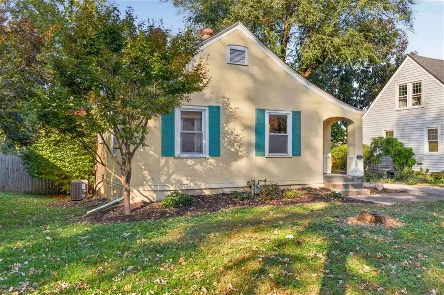 8016 Robinson Street, Overland Park, KS 66204 - #2