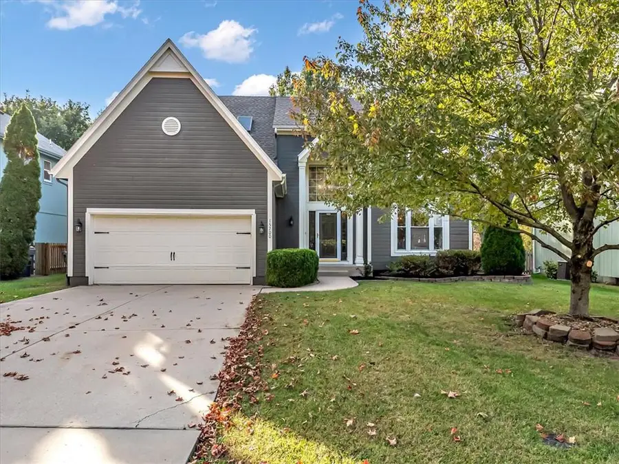 15700 S Apache Street, Olathe, KS 66062 - #2