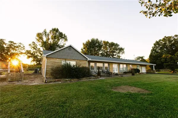 13190 NW 52 Highway, Appleton City, MO 64724