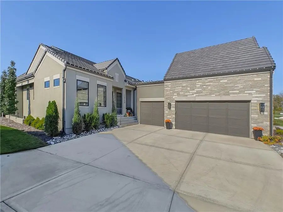 13704 Pembroke Lane, Leawood, KS 66224 - #3