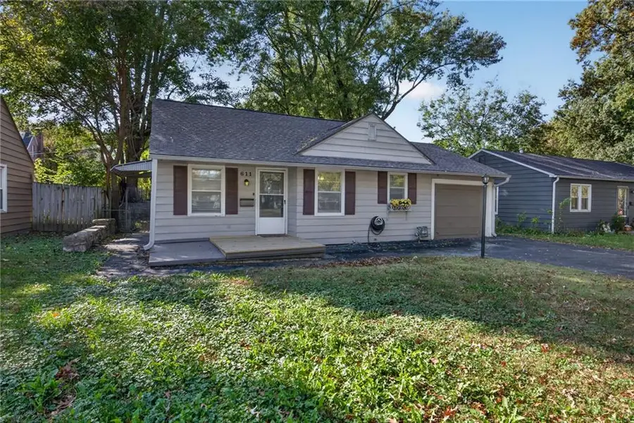 611 W 85th Street, Kansas City, MO 64114 - #2