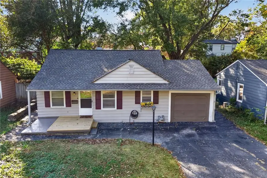 611 W 85th Street, Kansas City, MO 64114 - #3