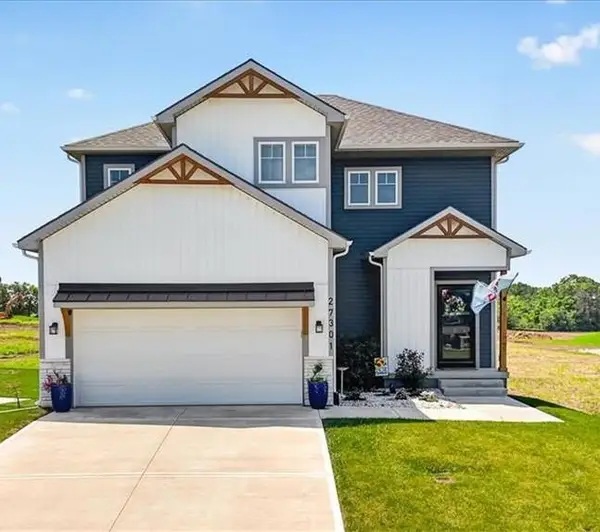 27301 E Cedar Grove Drive, Lee's Summit, MO 64086