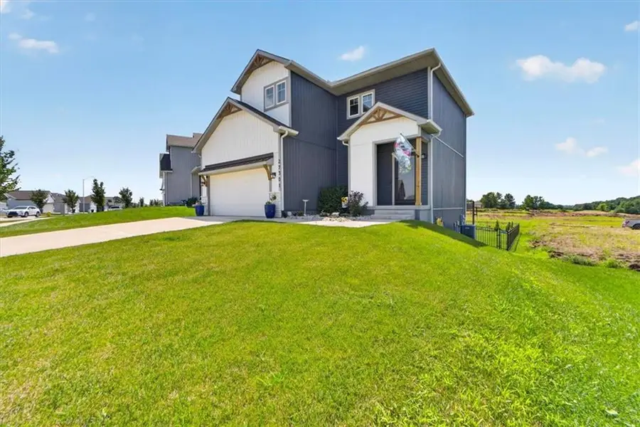 27301 E Cedar Grove Drive, Lees Summit, MO 64086 - #2
