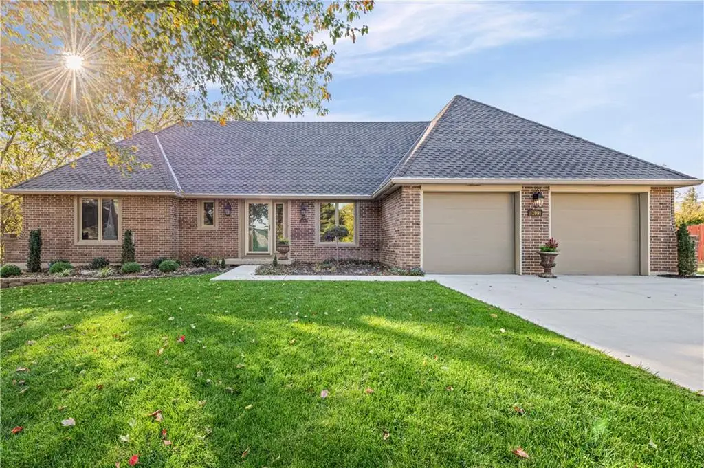 109 Willow Point Road, Lansing, KS 66061 - #1