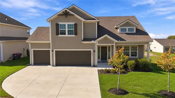 1520 N 162nd Circle, Basehor, KS 66007