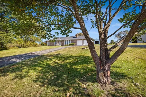 15806 NE 176th Street, Holt, MO 64048
