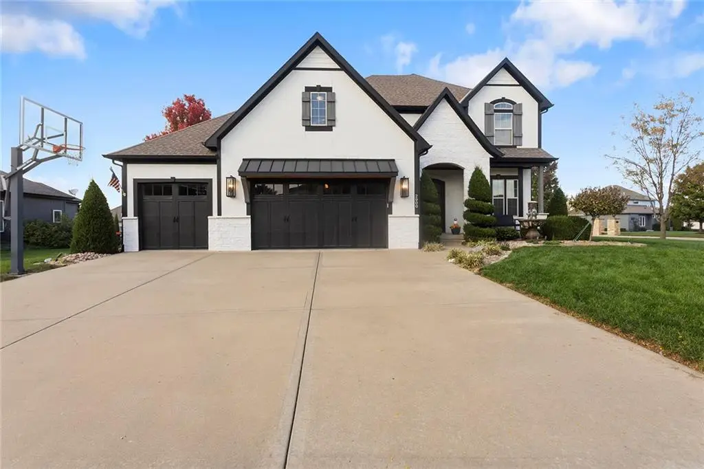 2900 NW Thoreau Drive, Lees Summit, MO 64081 - #1