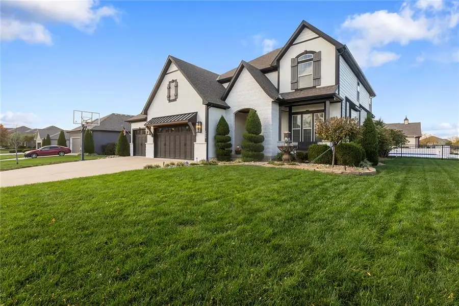2900 NW Thoreau Drive, Lees Summit, MO 64081 - #2