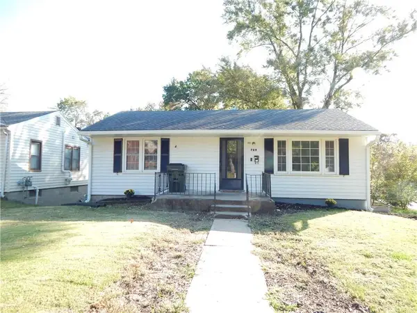 759 Pennsylvania Avenue, Leavenworth, KS 66048