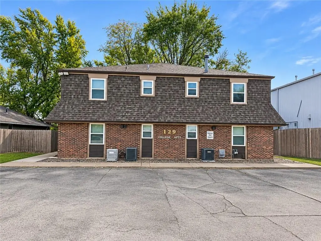 129 E College Street, Independence, MO 64050 - #1
