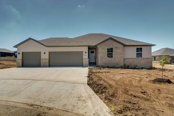 867 S Irontree Court, Nixa, MO 65714