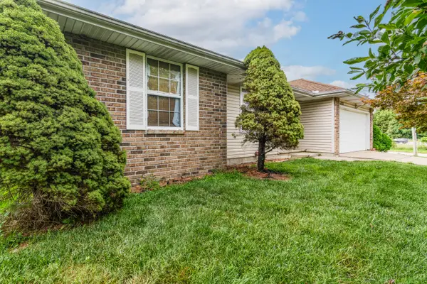 3878 S Leawood Avenue, Springfield, MO 65807