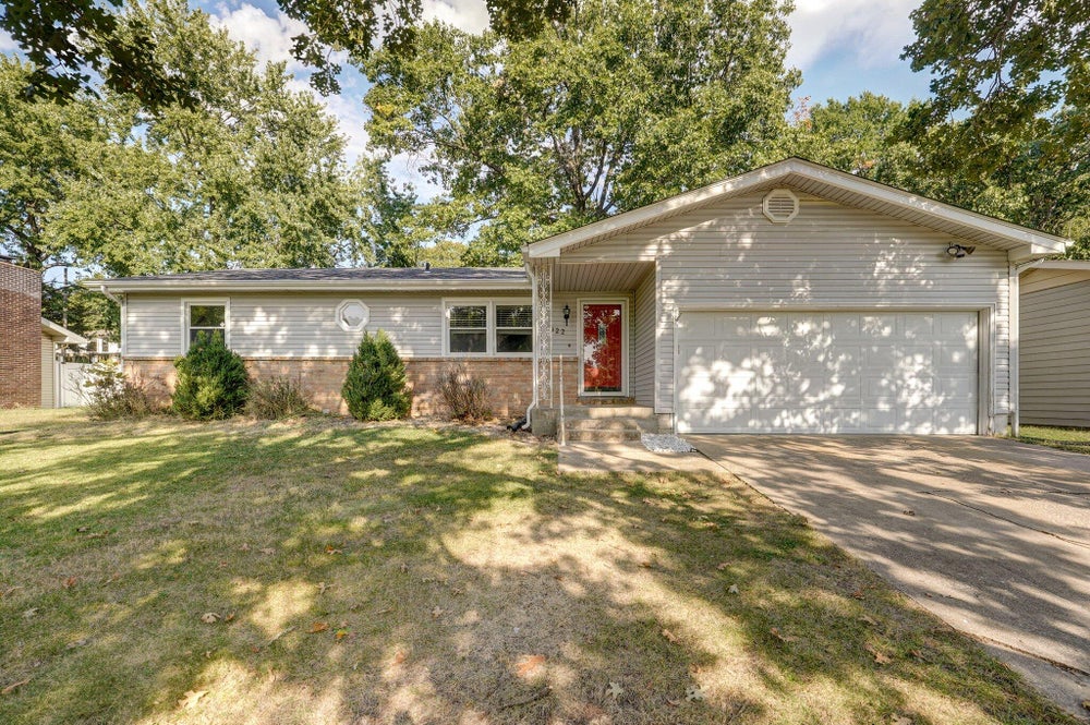 922 South Mission Avenue, Springfield, MO 65809 BHGRE