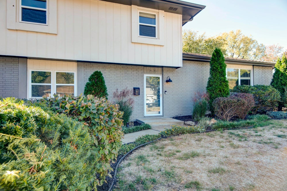 2320 East Raynell Street, Springfield, MO 65804 BHGRE