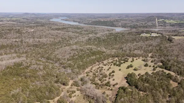 000 Pilot View Road, Shell Knob, MO 65747