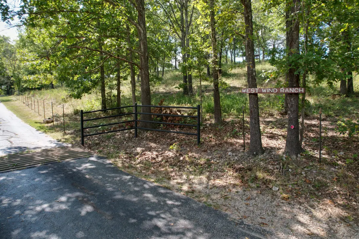 93 W Wind Way, Squires, MO 65755 - Image #1