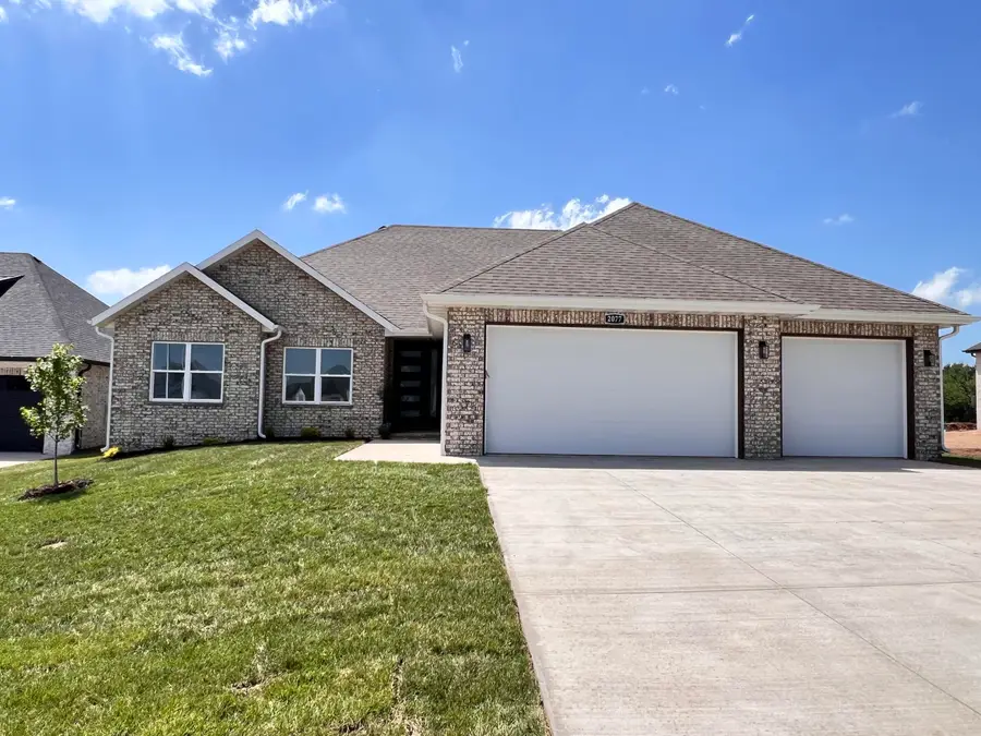 2077 N Sun Valley Drive, Springfield, MO 65802 - Image #2