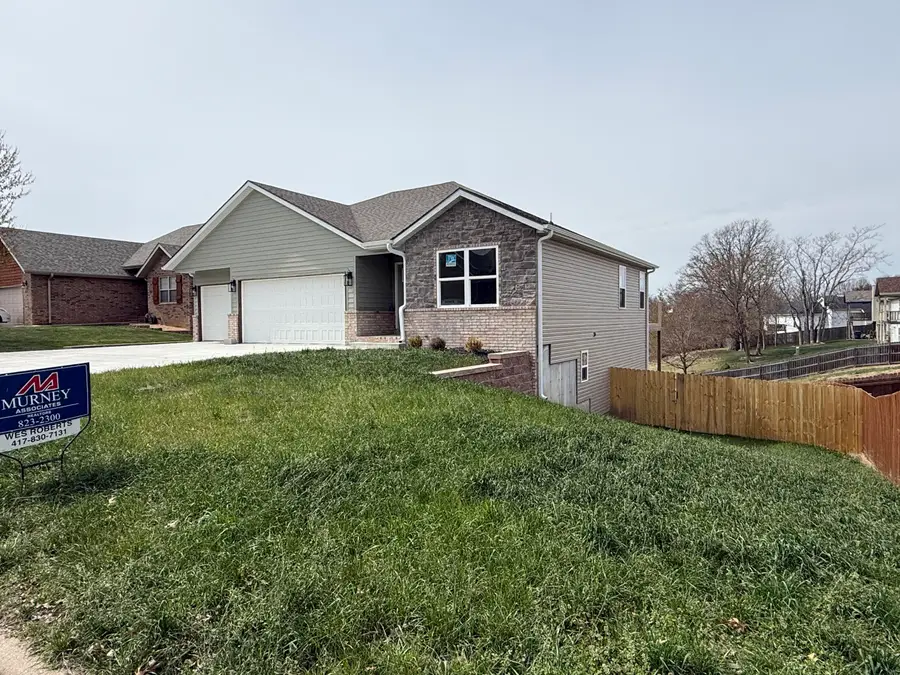 825 S Cobble Creek Boulevard, Nixa, MO 65714 - #3