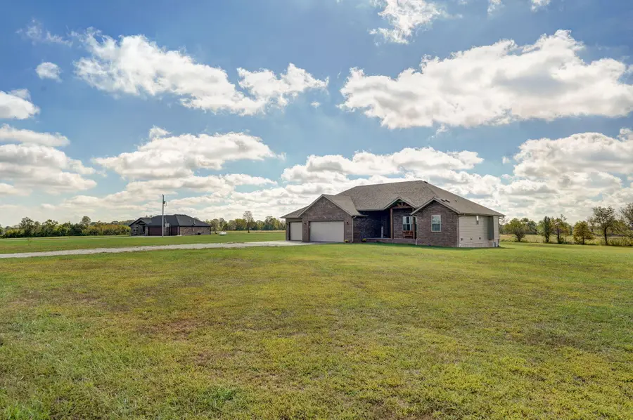 352 Maria Road, Clever, MO 65631 - Image #2