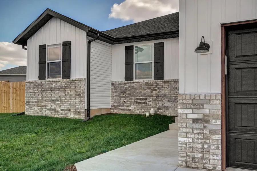 2141 N Jamestown Street, Ozark, MO 65721 - Image #2