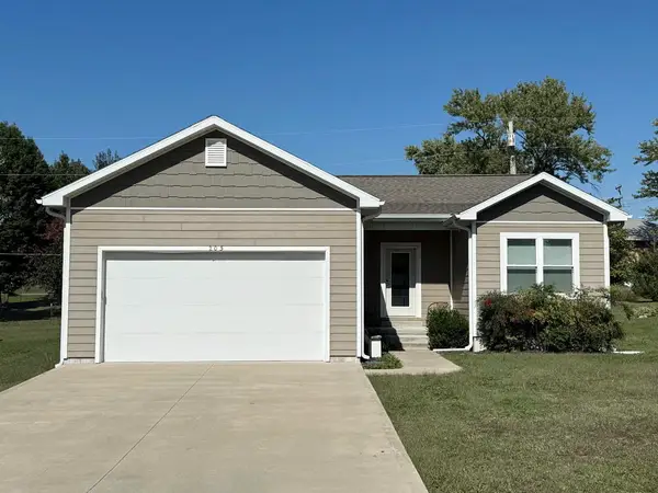 205 E Golden Avenue, El Dorado Springs, MO 64744