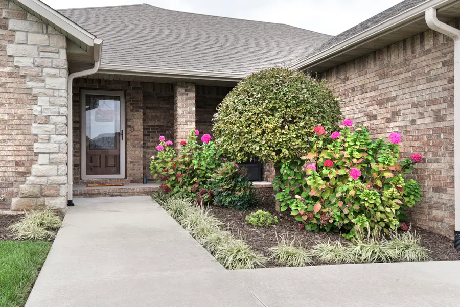 5612 S Cottonwood Drive, Battlefield, MO 65619 - Image #2